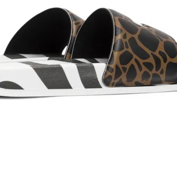 P448 Animal Print Slides - Picture 6 of 8